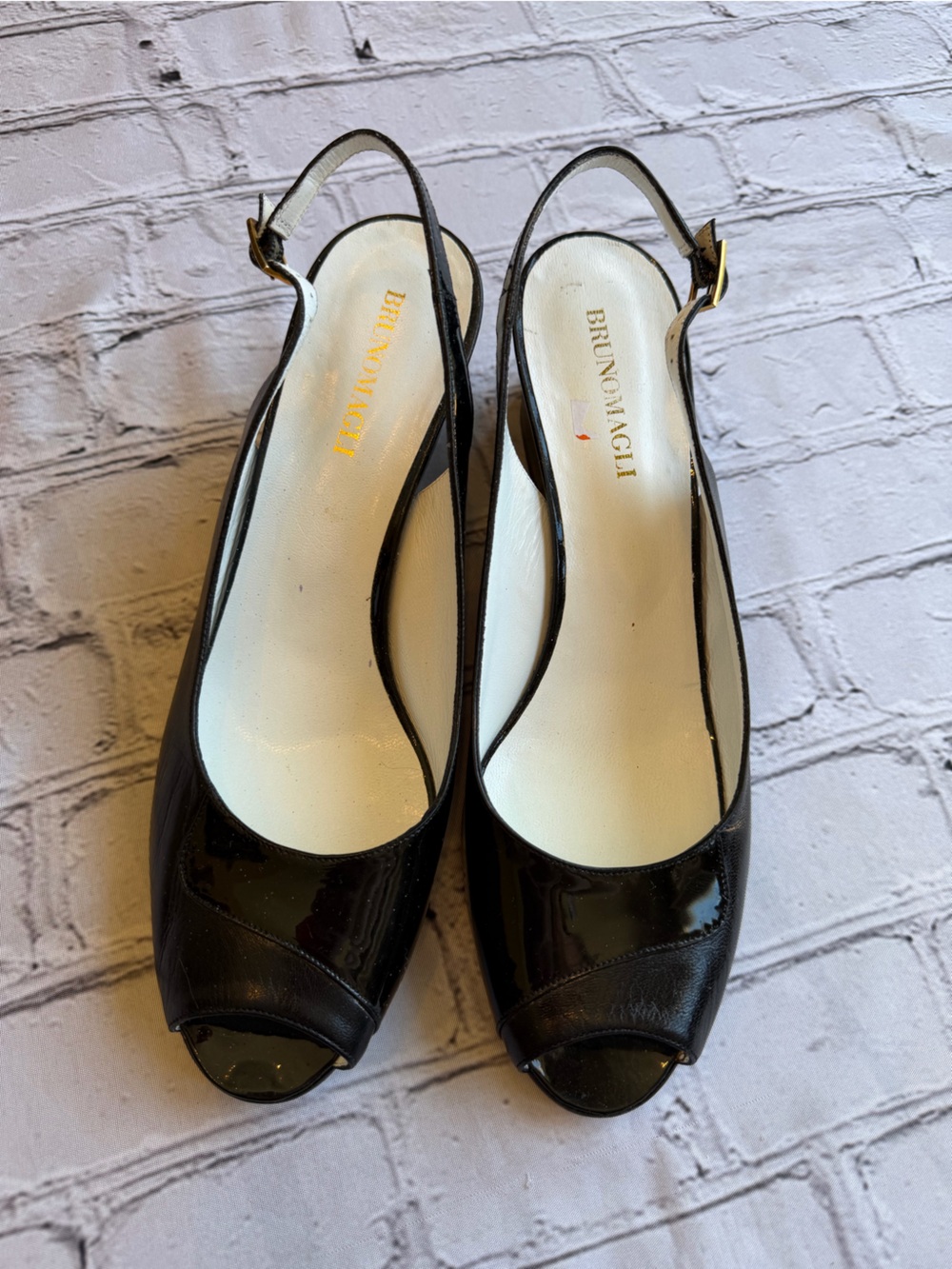 Bruno Magli Slingback Wedge Pumps Black Leather Peeptoe 9.5 Classic Quiet Luxury